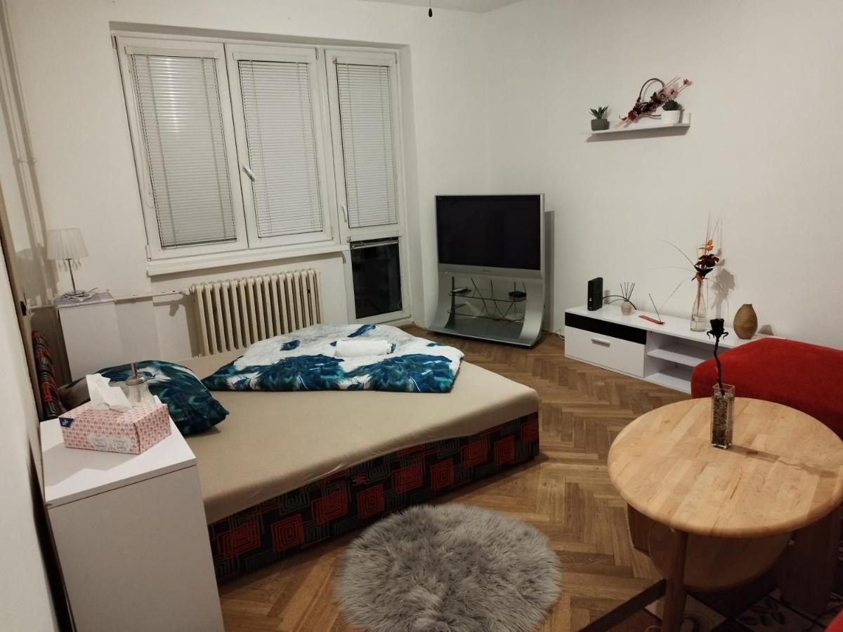 Apartman Mirabella Брно Екстер'єр фото